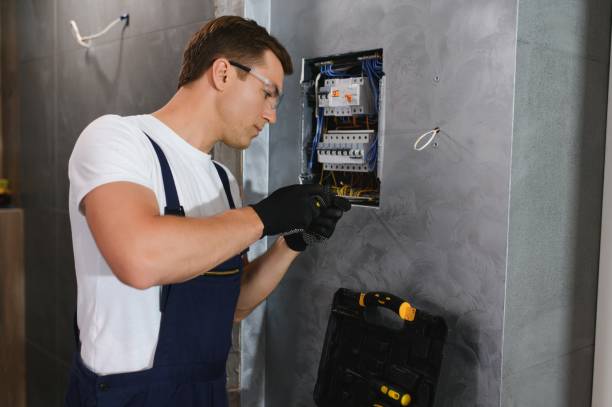Best Commercial Electrician Services  in Lakewood, CA